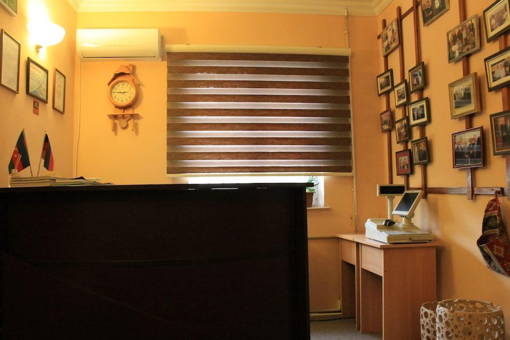 Altstadt Hotel & Cafe Baku Bagian luar foto